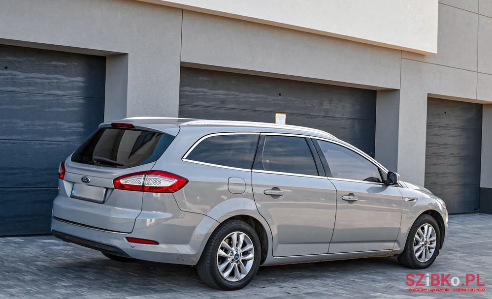 2012' Ford Mondeo photo #3