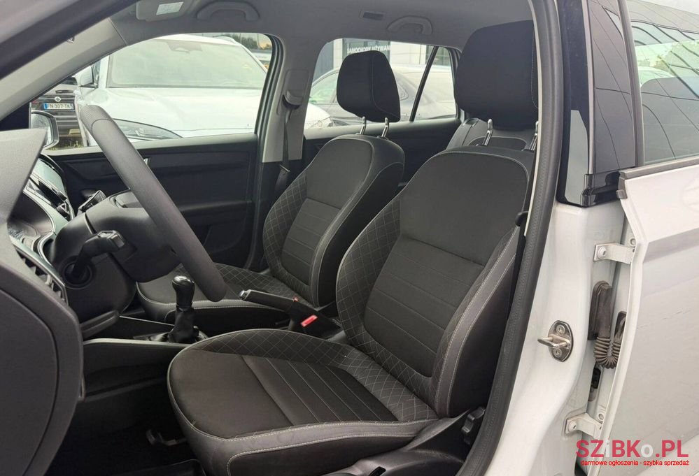 2020' Skoda Fabia 1.0 Tsi Ambition photo #4