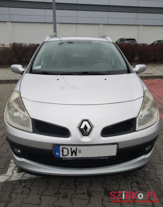 2008' Renault Clio photo #4