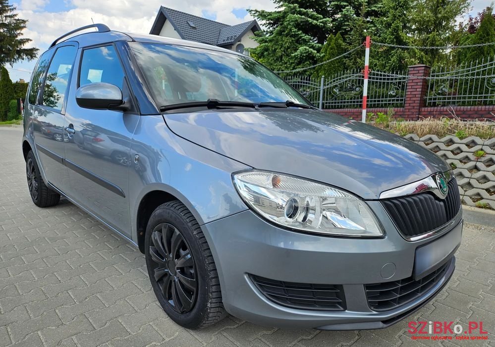 2011' Skoda Roomster 1.2 Tsi Style photo #1