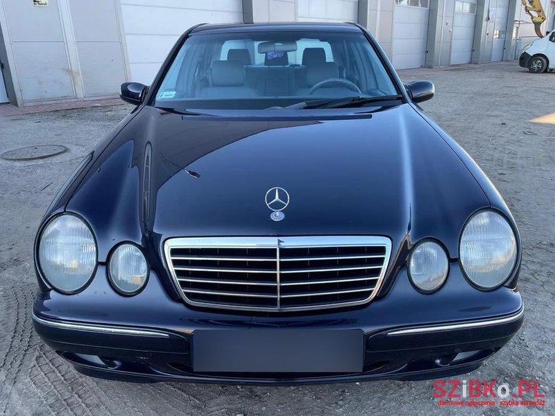 2001' Mercedes-Benz E-Class photo #2