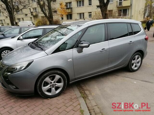 2012' Opel Zafira photo #1