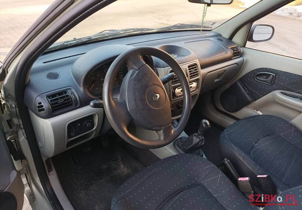 2003' Renault Thalia photo #6