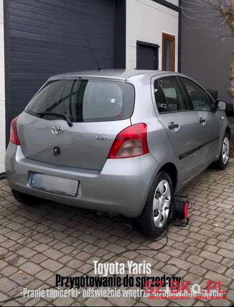 2006' Toyota Yaris 1.0 Luna A/C photo #2