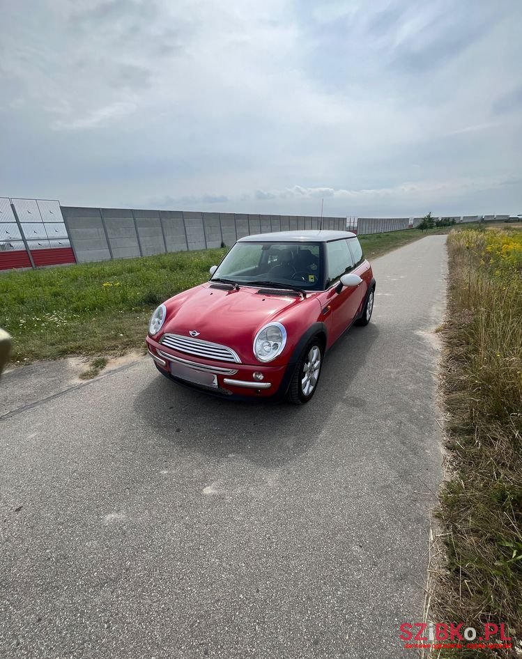 2004' MINI Cooper Standard photo #2