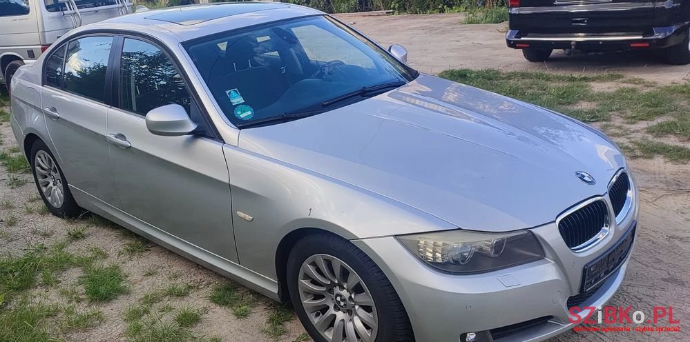 2009' BMW 3 Series 318I photo #3