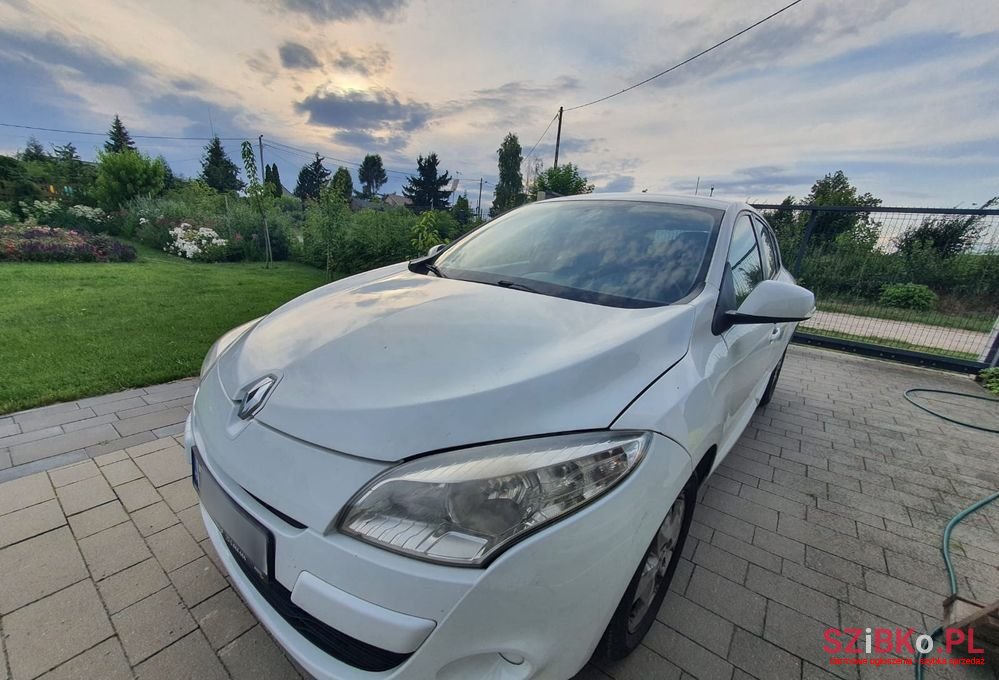 2009' Renault Megane photo #5