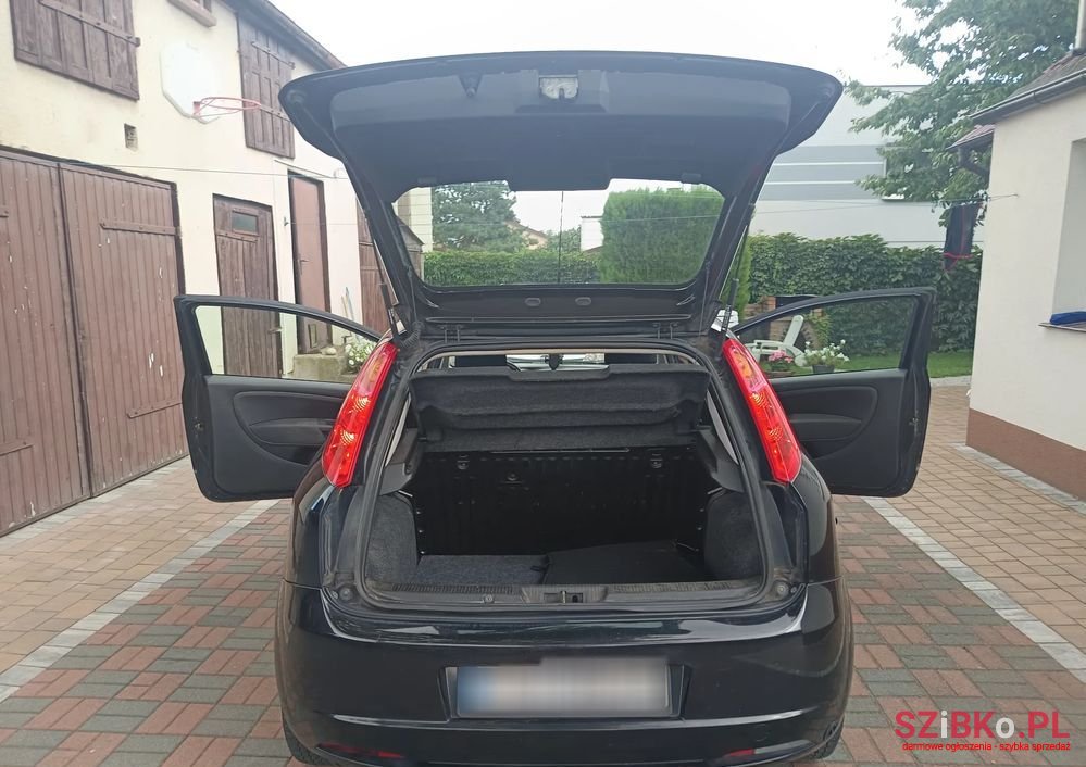 2009' Fiat Grande Punto photo #4