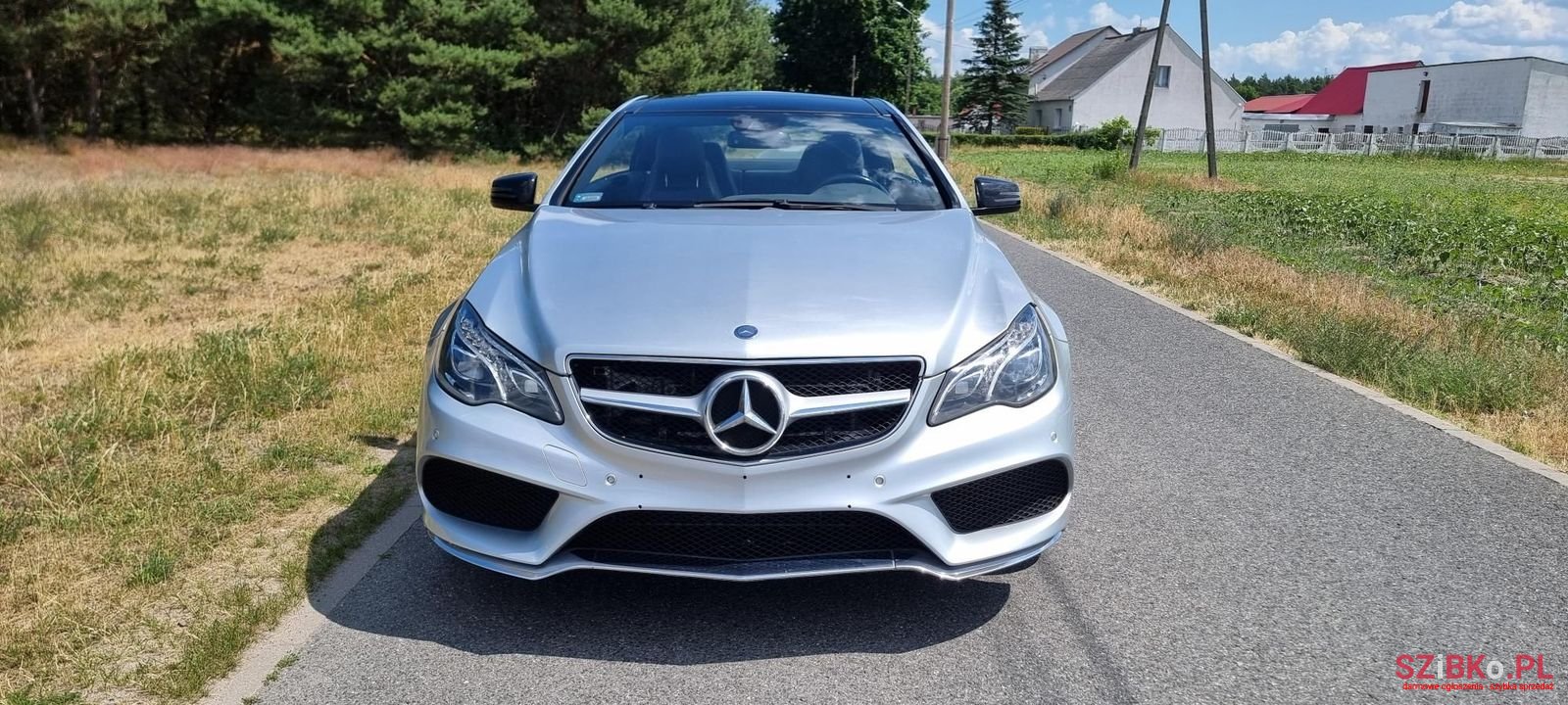 2009' Mercedes-Benz E-Class photo #4