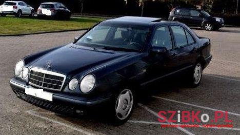 1998' Mercedes-Benz Klasa E photo #1