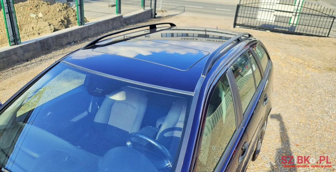 2004' Mercedes-Benz C-Class photo #3