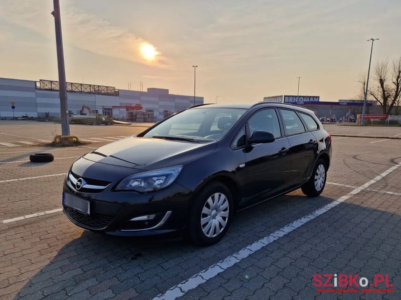 2013' Opel Astra photo #3