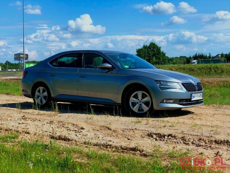 2017' Skoda Superb photo #5