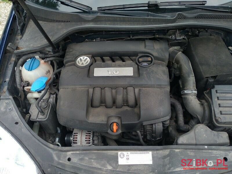 2009' Volkswagen Golf photo #5