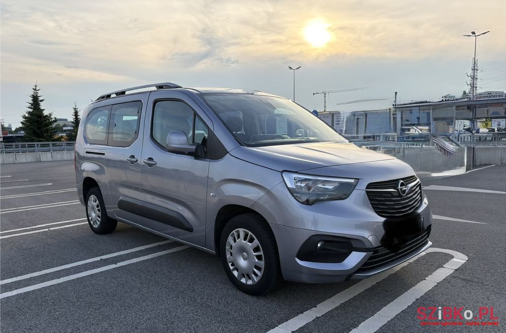 2020' Opel Combo photo #1