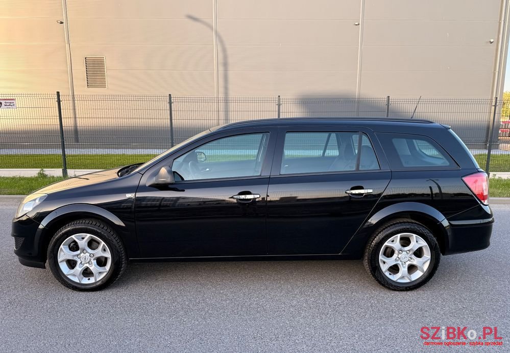 2010' Opel Astra 1.6 Enjoy photo #4