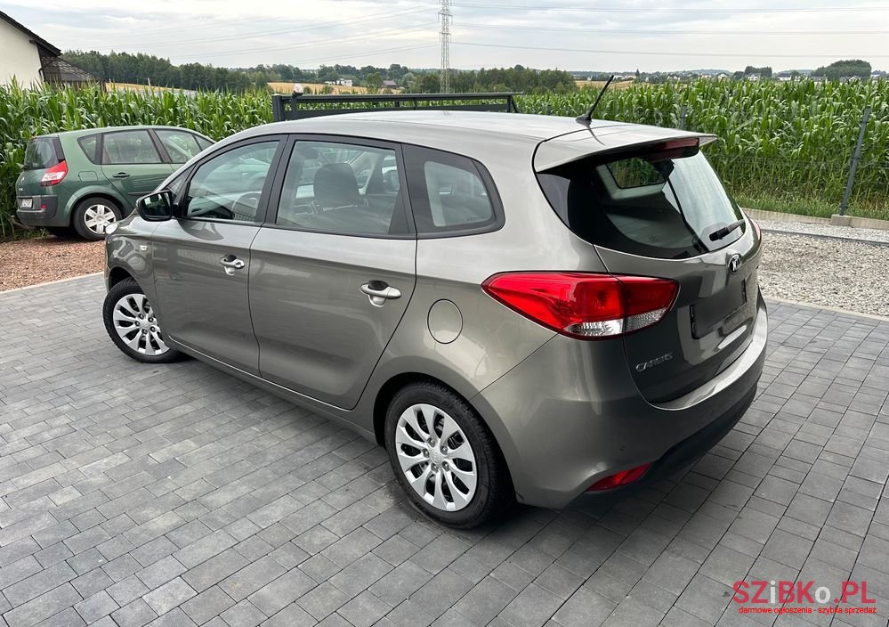 2013' Kia Carens photo #6