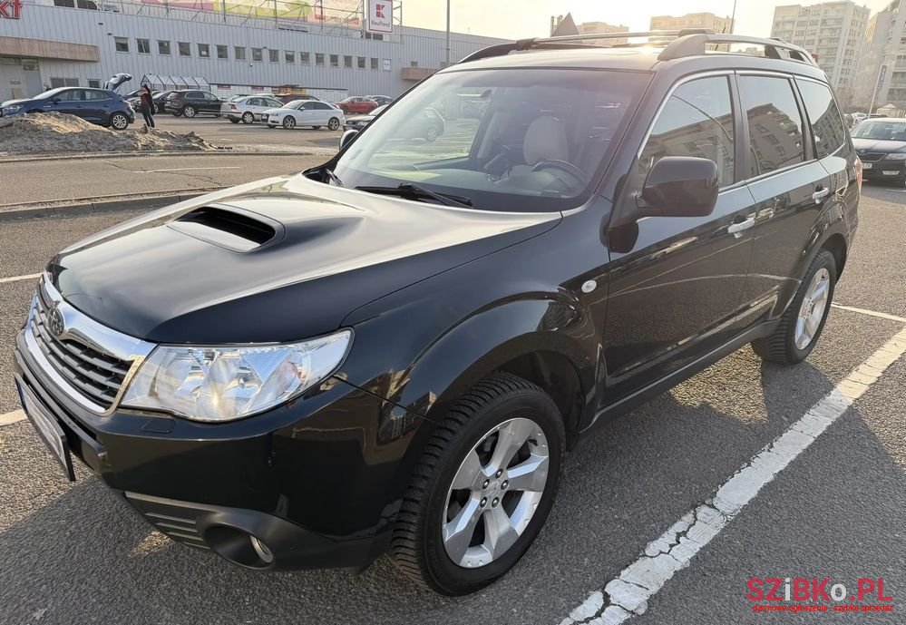 2010' Subaru Forester photo #5