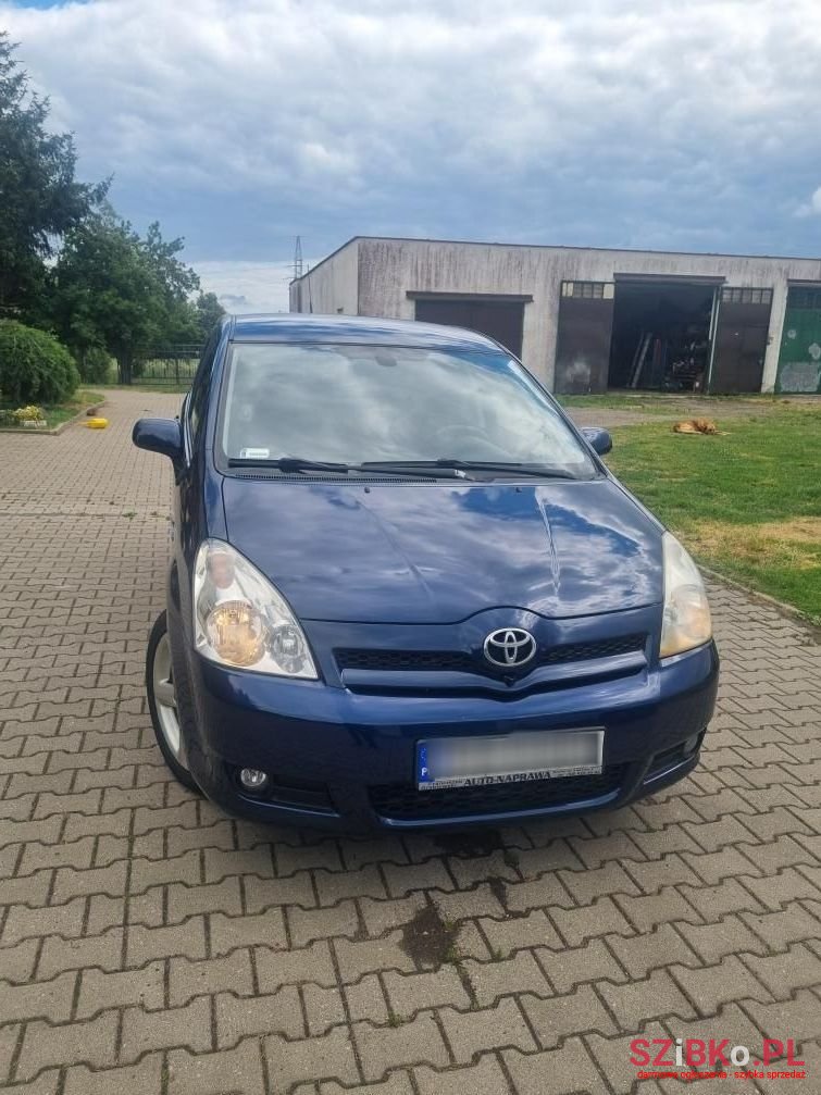 2007' Toyota Corolla Verso photo #2