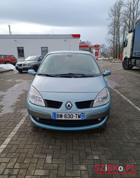 2008' Renault Grand Scenic photo #1