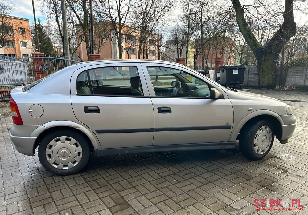 2008' Opel Astra photo #4