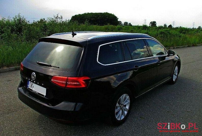 2016' Volkswagen Passat photo #1