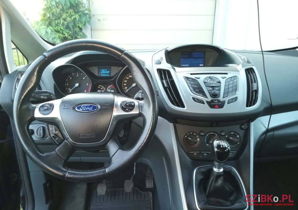 2013' Ford C-MAX photo #5