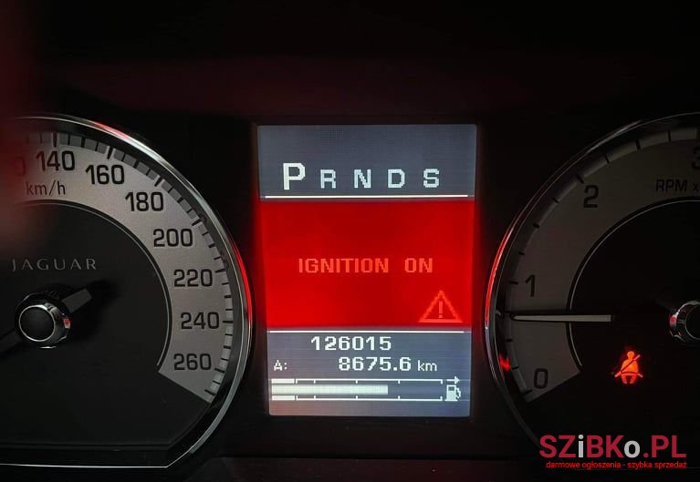 2008' Jaguar XF Luxury photo #5