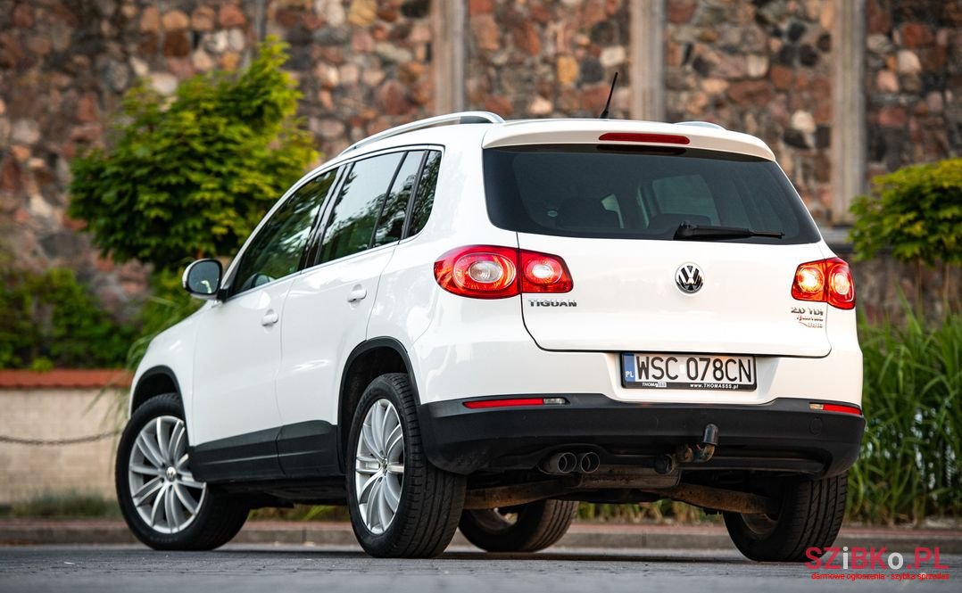 2011' Volkswagen Tiguan photo #4