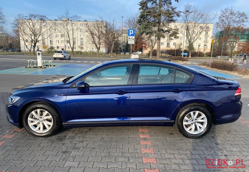 2019' Volkswagen Passat photo #1
