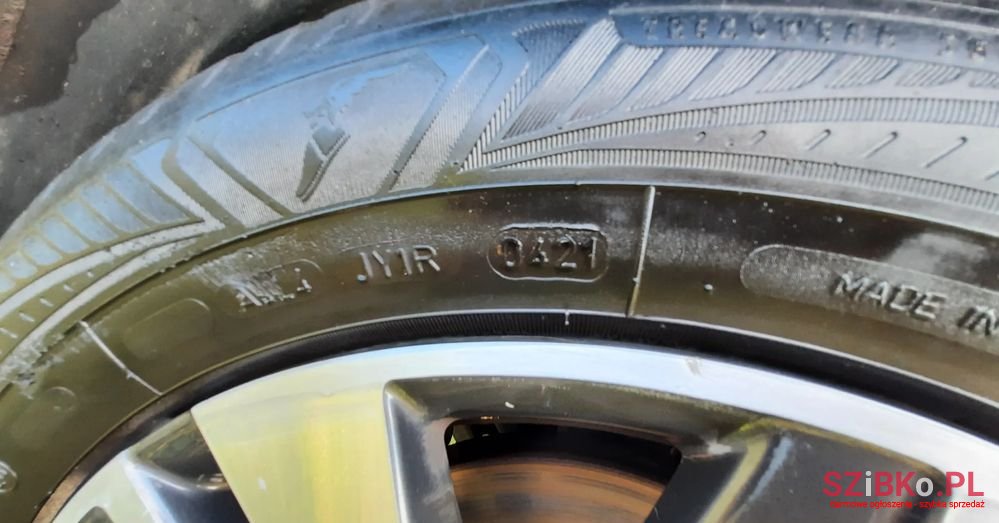 2017' Peugeot 2008 photo #6