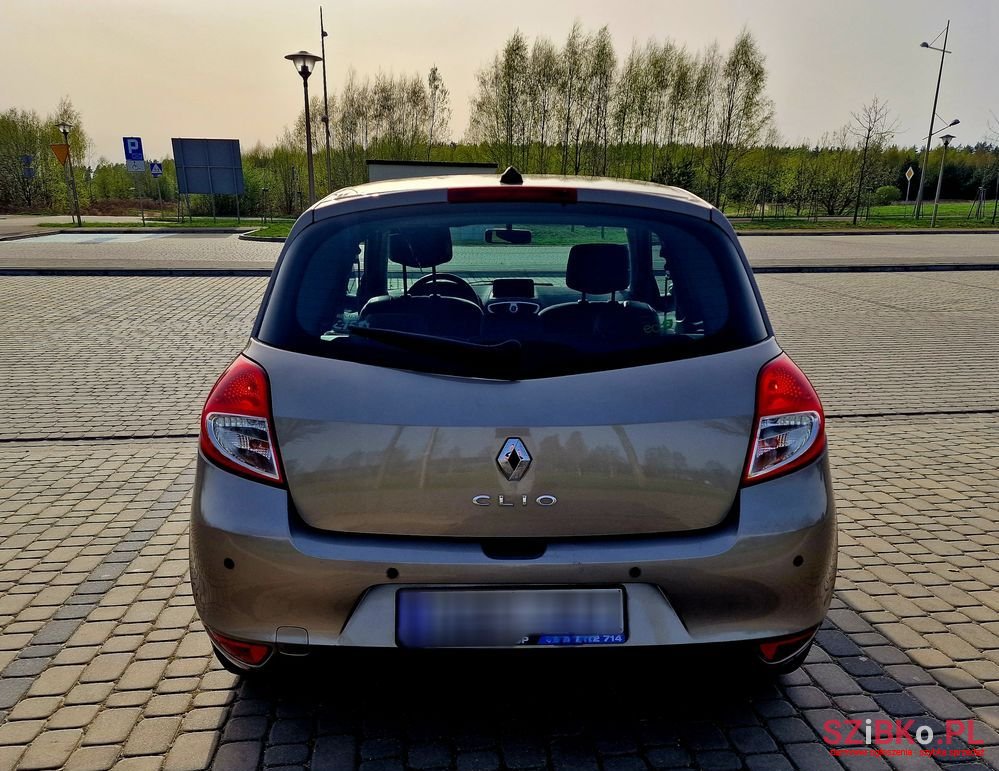 2009' Renault Clio 1.2 16V Authentique photo #5