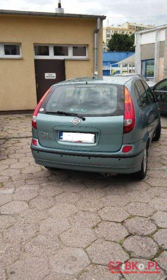 2001' Nissan Almera photo #1