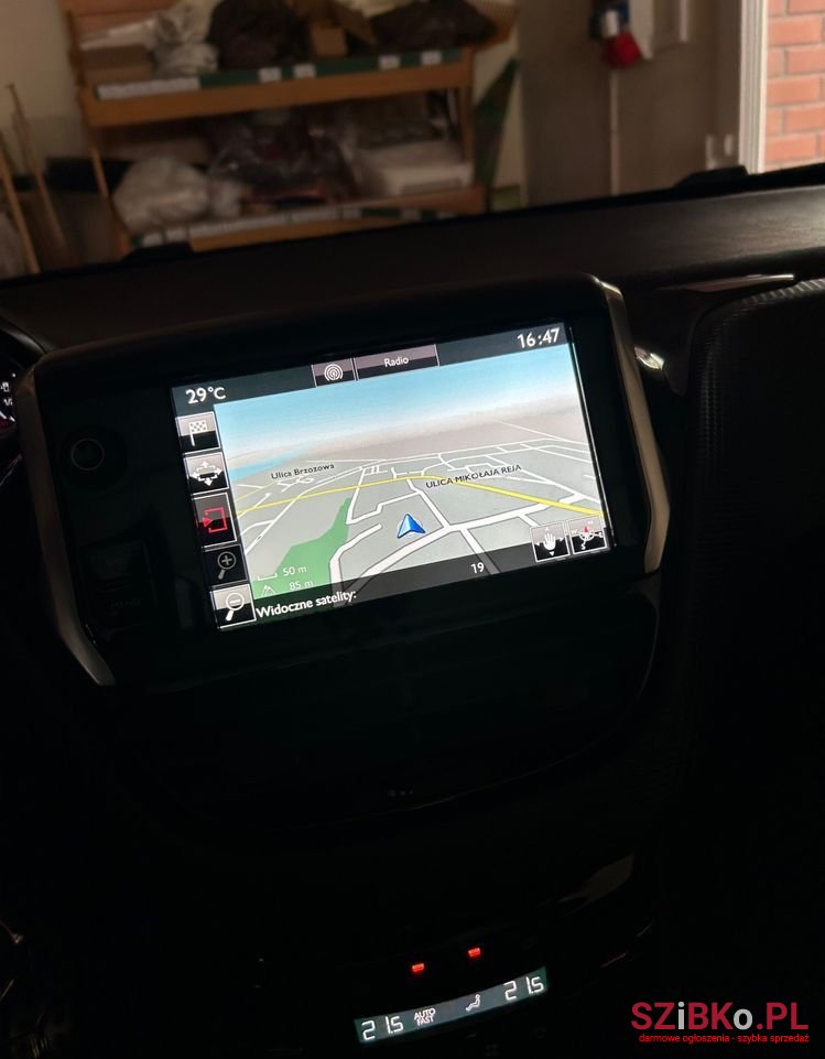 2016' Peugeot 208 photo #6