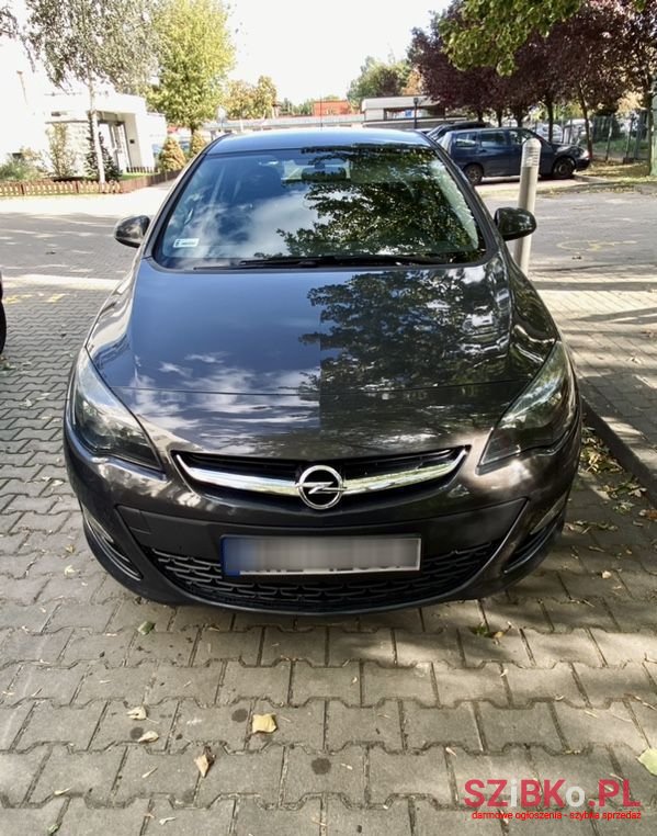 2014' Opel Astra photo #2