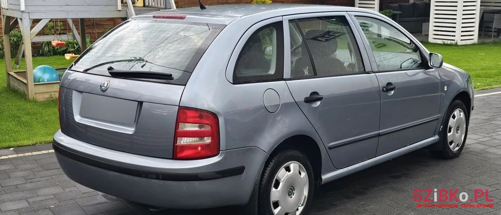 2002' Skoda Fabia 1.4 16V Classic photo #2