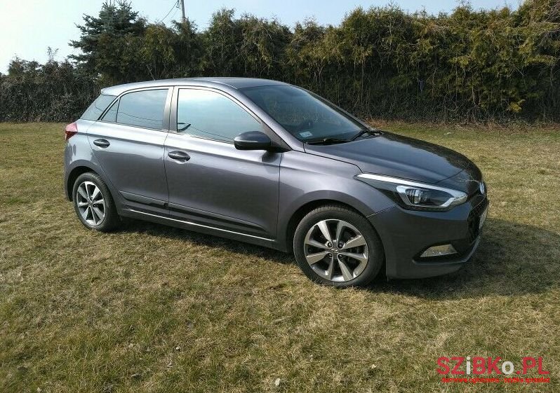 2016' Hyundai i20 photo #1