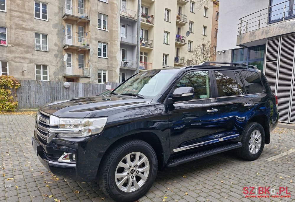 2016' Toyota Land Cruiser photo #1