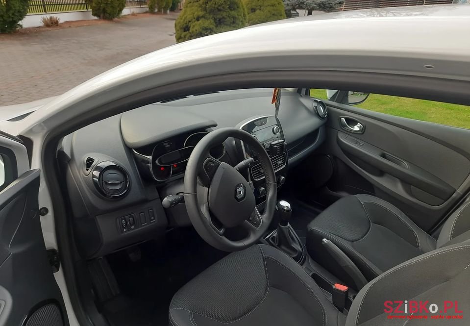 2019' Renault Clio photo #6