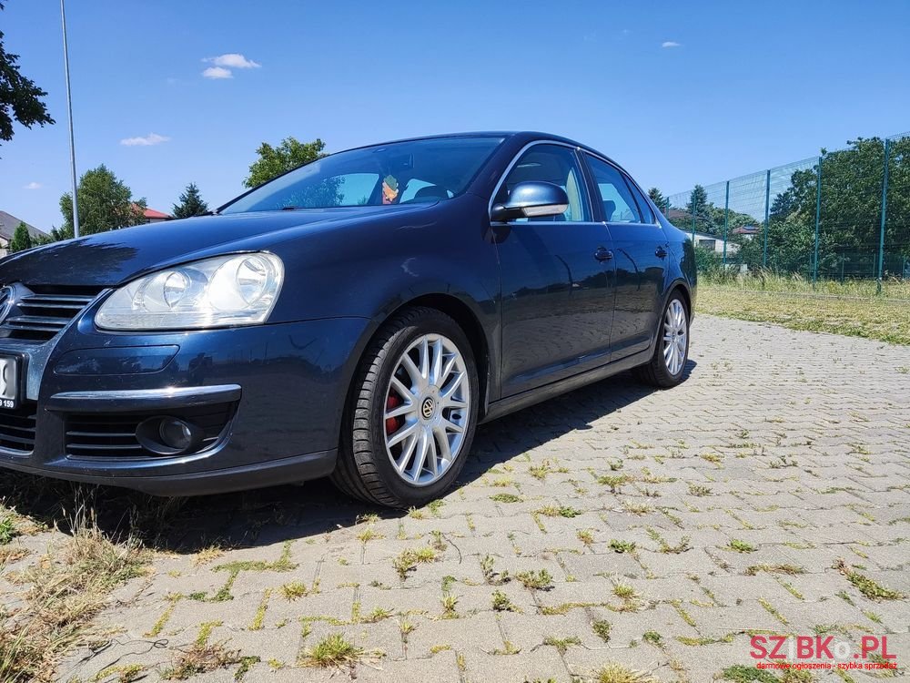 2008' Volkswagen Jetta photo #2