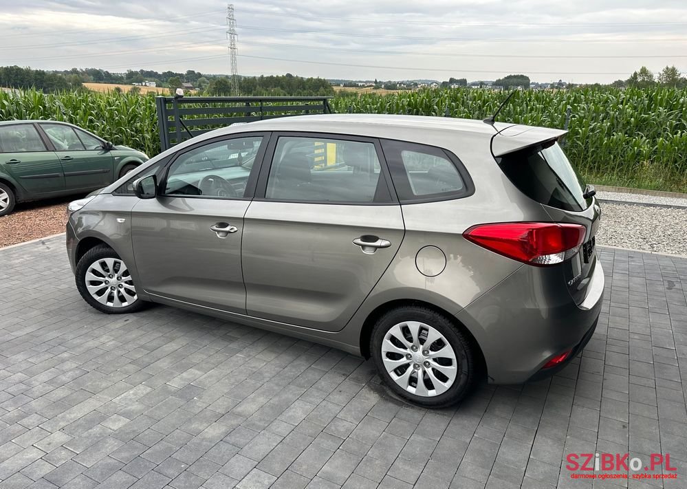 2013' Kia Carens photo #5