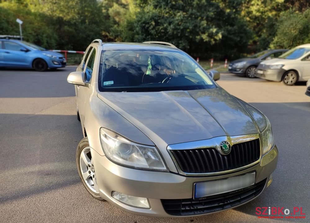 2009' Skoda Octavia photo #1
