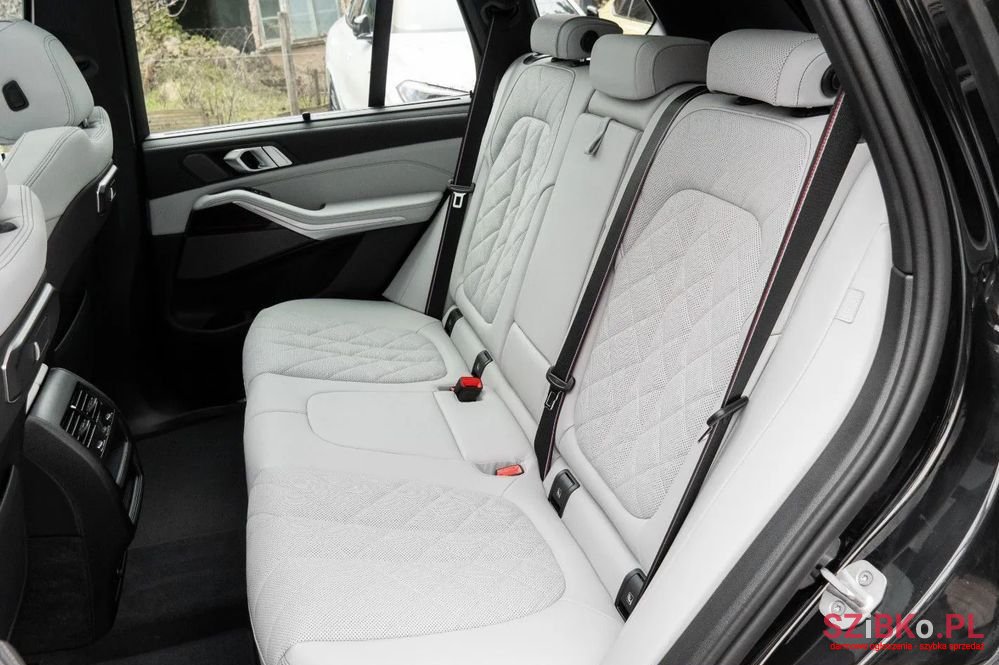 2024' BMW X5 Xdrive30D Sport photo #3