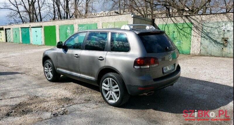 2007' Volkswagen Touareg photo #3