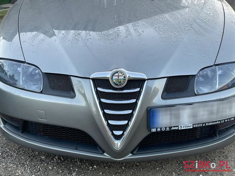 2005' Alfa Romeo GT photo #6