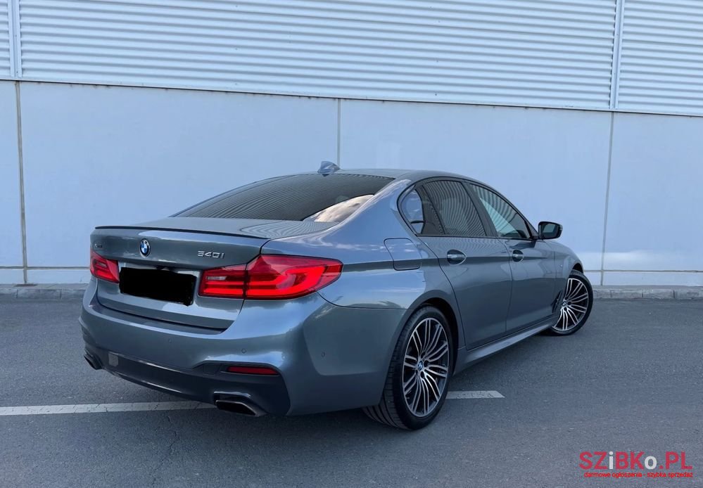 2017' BMW 5 Series photo #5