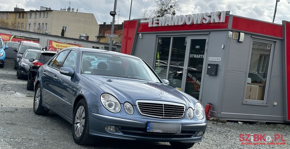 2002' Mercedes-Benz E-Class 320 Cdi photo #1