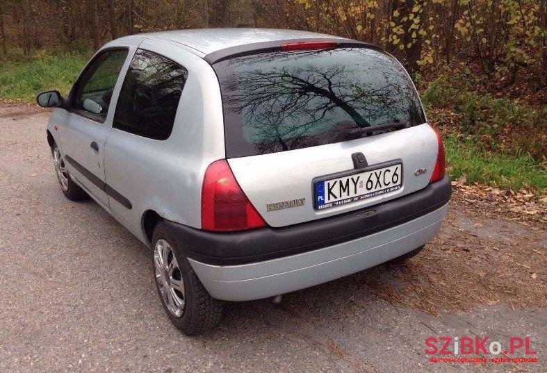 2000' Renault Clio photo #2