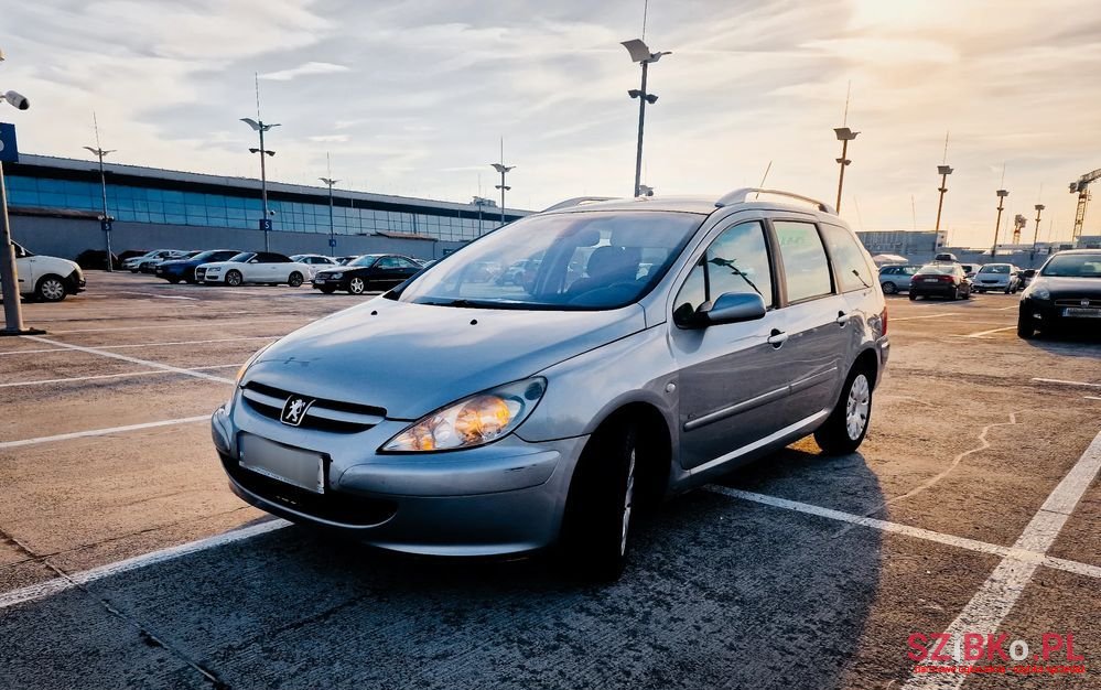 2004' Peugeot 307 1.6 Hdi Premium photo #2