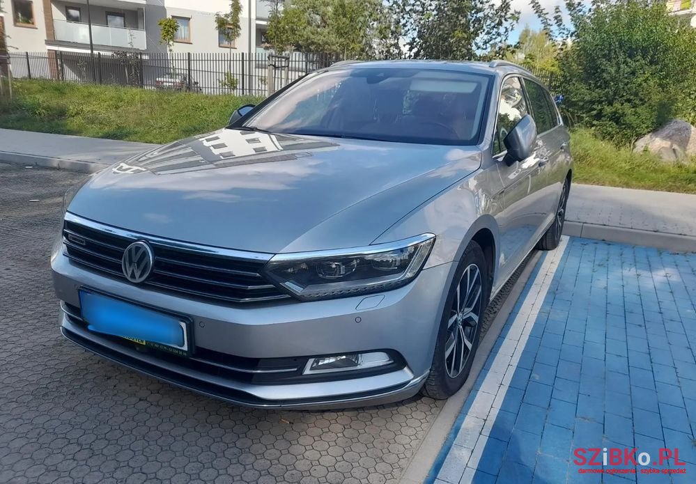 2016' Volkswagen Passat photo #1
